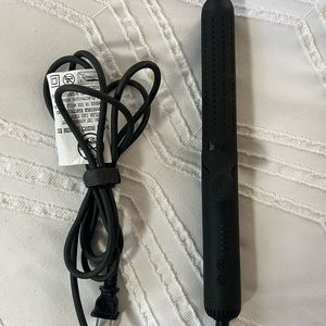 L’ange Le Duo Black 
360° Airflow Titanium Styler - Dual Voltage - Never Used